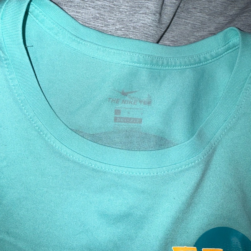 Nike Aqua Tank Top - Picture 2 of 3